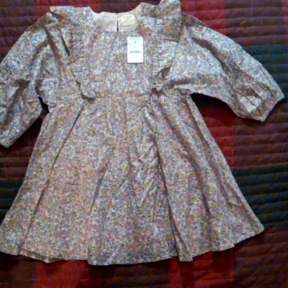 Girls' long-sleeve ruffle-shoulder dress